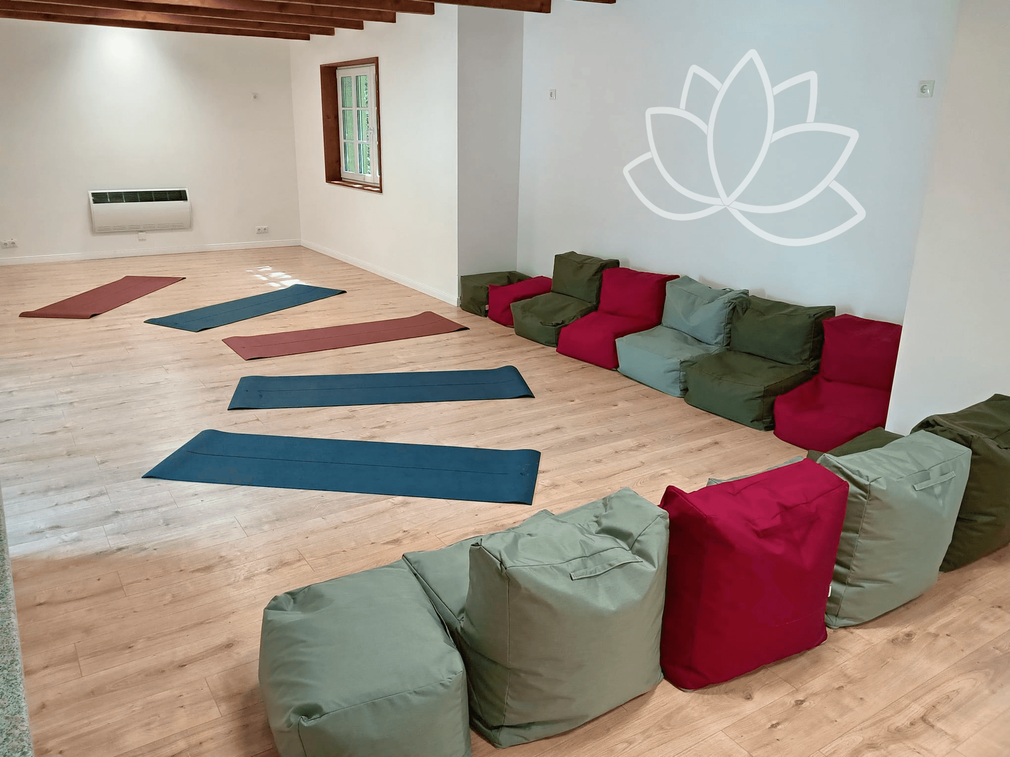 Yoga in der Relaxlounge für Gäste