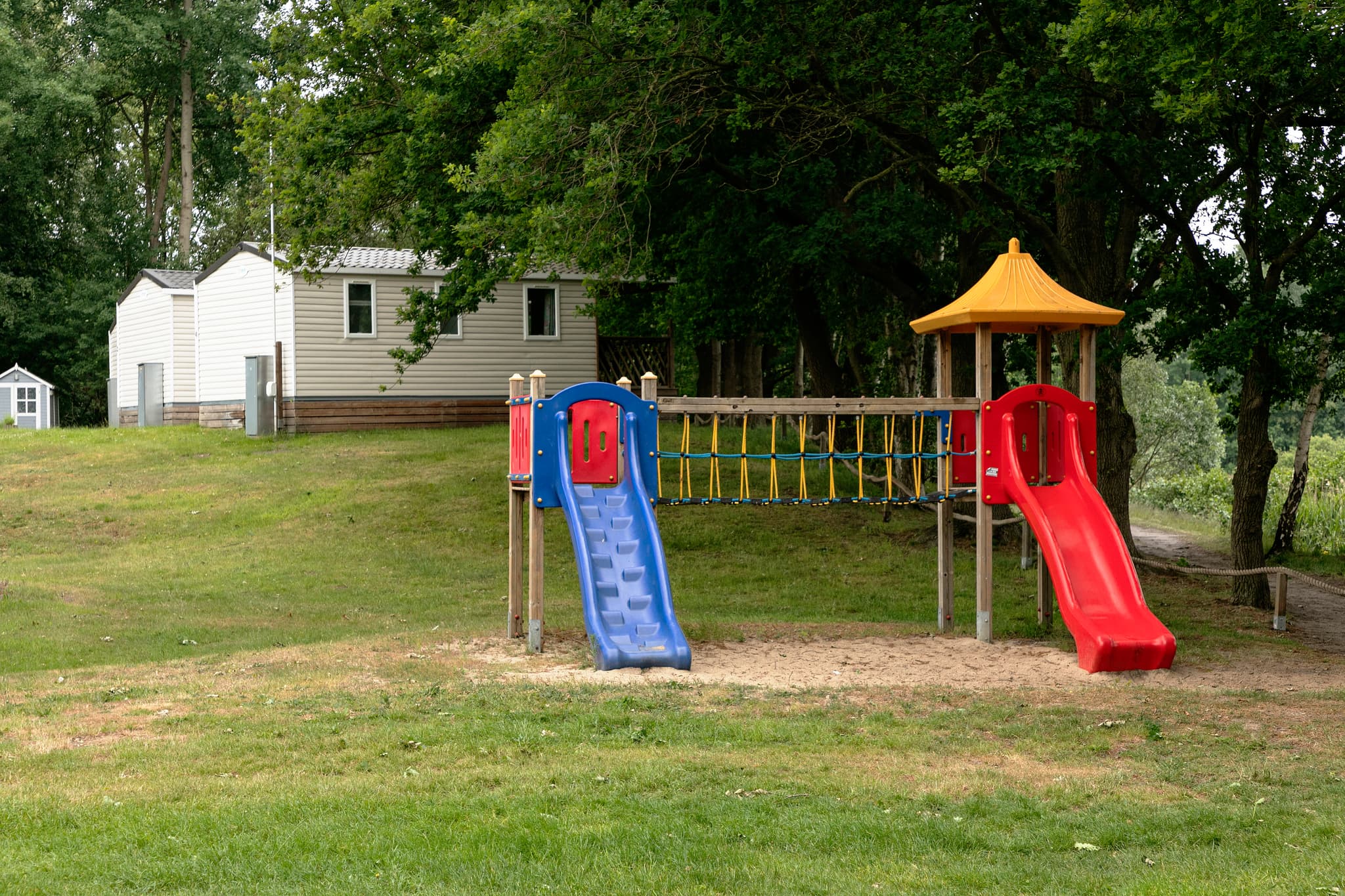 Mobilheime am See & Spielplatz